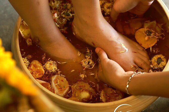 70 Minutes Private Lotus Hue Massage - Hot stone + Hue Lotus: the sensation and why it can help