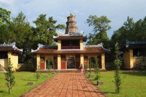 Chan May Port to Hue, Hoi An or Golden Hand Bridge of Bana Hills - Lap An Lagoon and the Fishing Village Stop: Quick, Worth It, Not Too Long