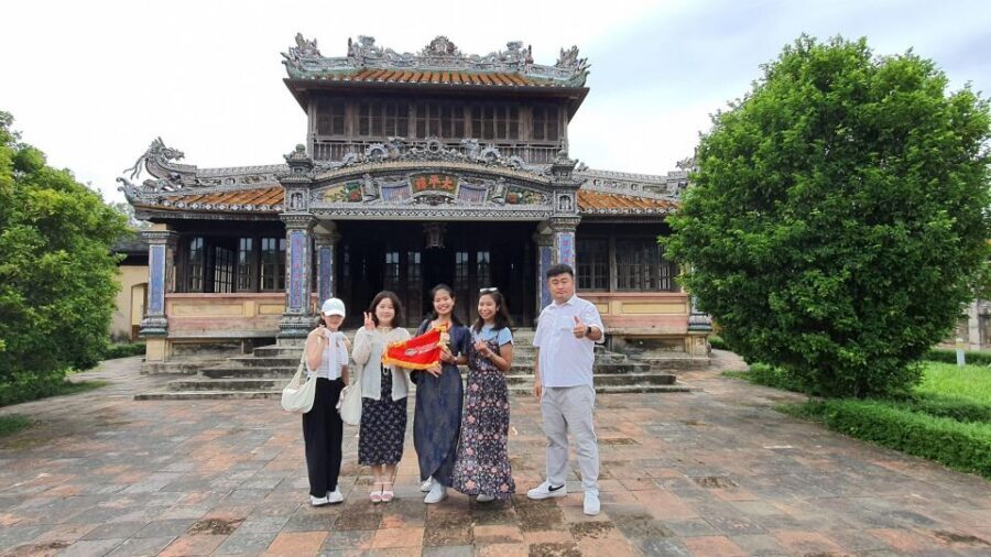 DaNang/Hoi An: Hue Citadel via Hai Van Pass Small Group Tour - Lunch in Hue: local Vietnamese food with a practical vegetarian option