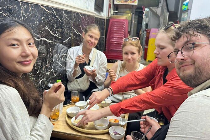 Eat Like a Local with a Local -Tip Based Walking Food Tour - The walking part: when comfort and timing matter
