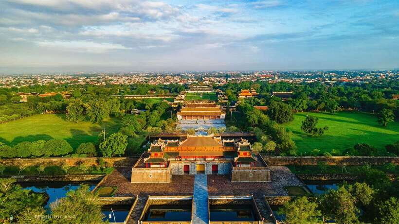From Da Nang/Hoian/Hue: Hue Imperial City Full-Day Tour - Thien Mu Pagoda: photo stop with context and river air