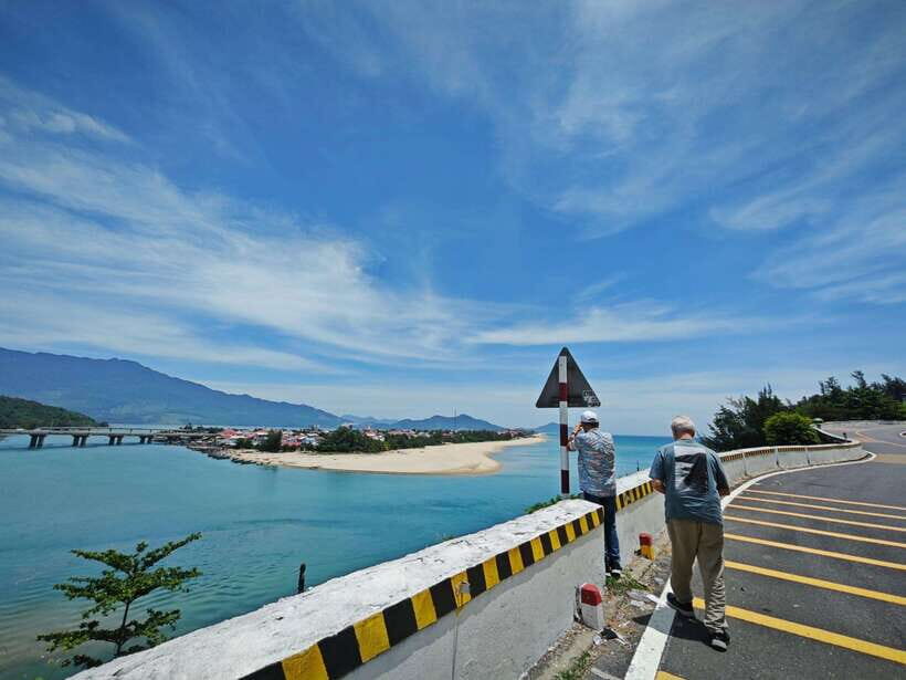 From Hue: Hoi An Bus Transfer with 4 Sightseeing Stops - Marble Mountains: why the one-hour visit can still be worth it