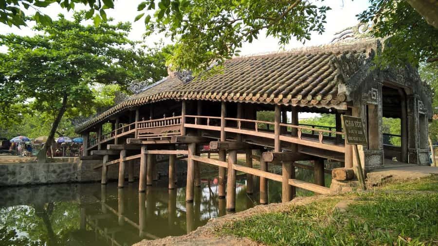From Hue: Hoi An Guided Bus Tour with 4 Scenic Stops - Stop 3: Hai Van Pass for sea-and-mountain views (30 minutes)