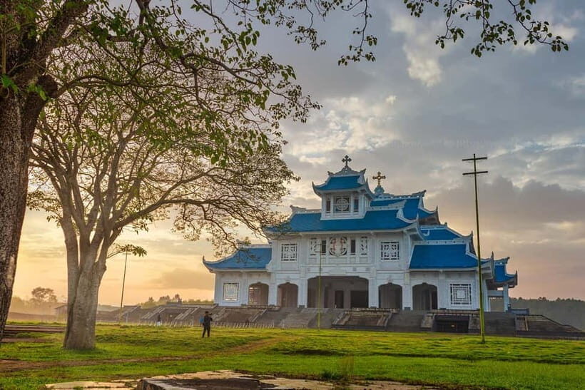 From Hue to History and Nature: DMZ & Phong Nha Cave Tour - Phong Nha Cave by Boat: Cool Air, Stalactites, and Real Scale