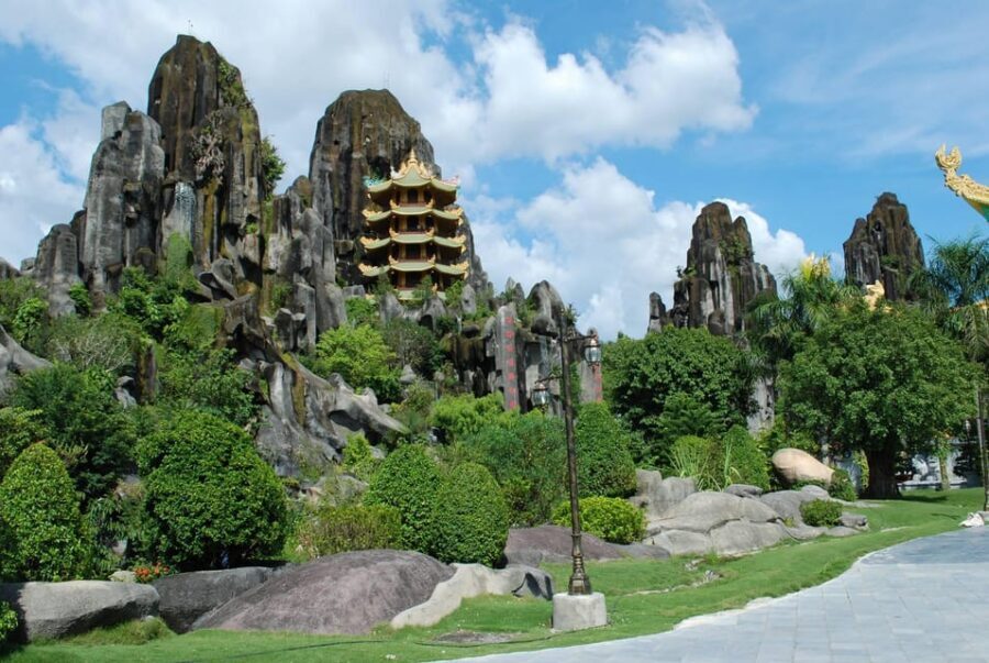 From Hue : Transfer Hue To Hoi An with Sightseeing Stops - Who should book this Hue to Hoi An transfer?
