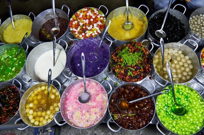 Half-Day Guided Street Food Walking Tour at Hue - Stop 3 for chè Huế: a sweet soup built on beans, coconut, and taro