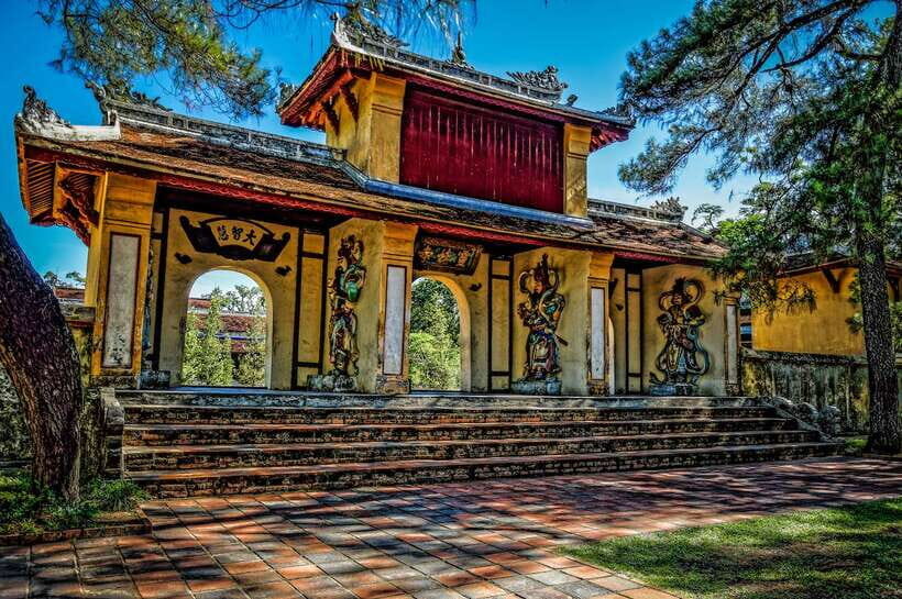 Half-day Royal Charm Of Hue City - Hue Citadel and Imperial City: The Big Rules and the Big Picture