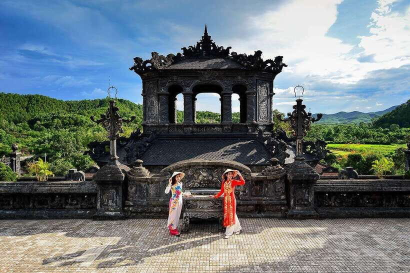 Hoi An/Da Nang: Hue Imperial City by Bus or Train Experience - Bus vs Train: Hai Van Pass Scenery or the Lang Co Connection