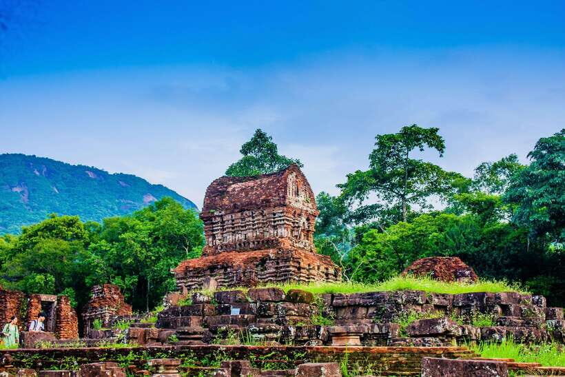 Hoi An: My Son Early Morning Tour with Banhmi and Coffee - Coffee wake-up before My Son