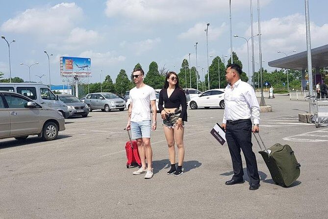 Hue Airport to City Center - Hue Airport Transfer - Car comfort on the way into Hue: AC, Wi‑Fi, water, and luggage space