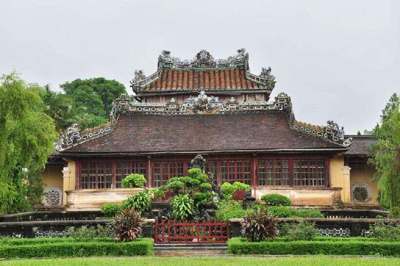 Hue Car Rental with Driver for Transfer Trip and Sightseeing - Key things you’ll really notice