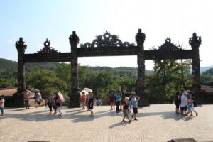 Hue City Full-Day Tour - Start at 8:00: dragon boat to Thien Mu Pagoda