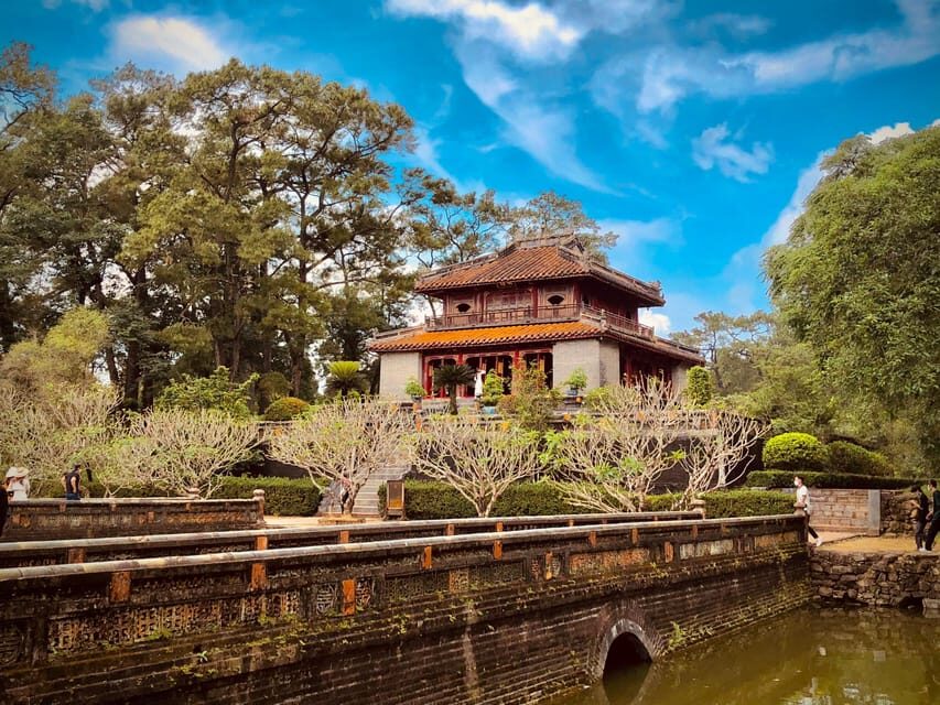 Hue : City Highlights Full Day Tour with Lunch - Làng Hương and Thuỷ Xuân stop: conical hats and incense-making photos