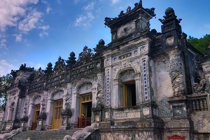 Hue City Private Tour: Ancient Tombs and Incense Making Village - Thanh Toan Bridge: a wooden arched pause