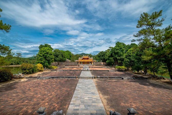 Hue City Private Tour With A Knowledgeable Tour Guide - Stop 1: Hue Imperial City (The Citadel), the Real Power Center