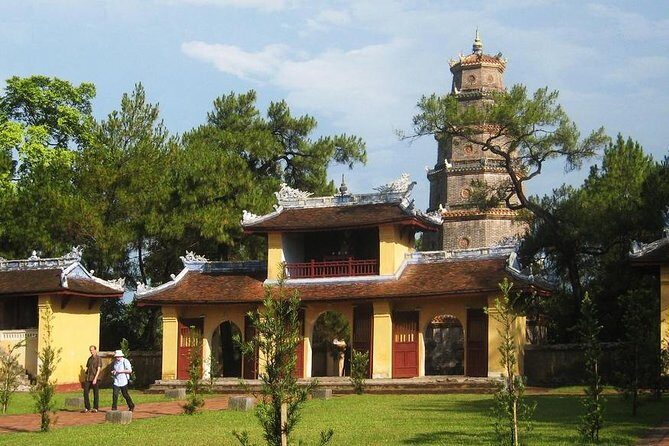 Hue City Private Tour With A Knowledgeable Tour Guide - Lunch in Hue: Five Dishes, Local Setting, and Allergy Checks