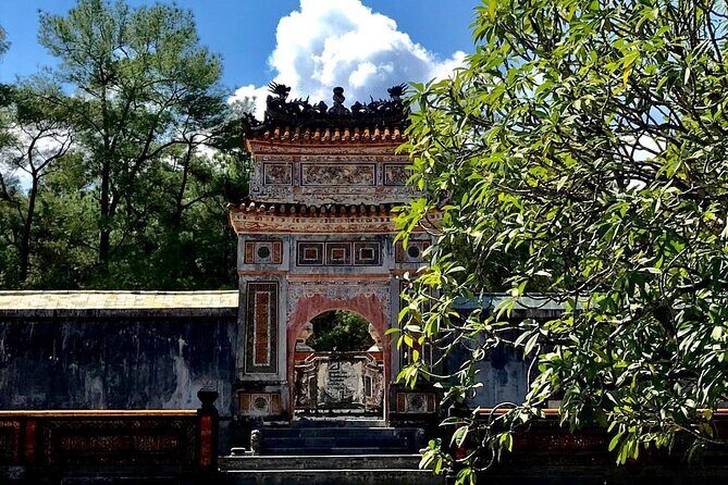 Hue city tour with private driver - How long should you choose: 4 hours vs. 9 hours?