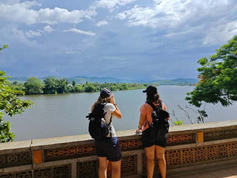 Hue: Custom Tour with Dragon Boat, Perfume River - Thien Mu Pagoda and the Phuoc Duyen tower: the calm centerpiece