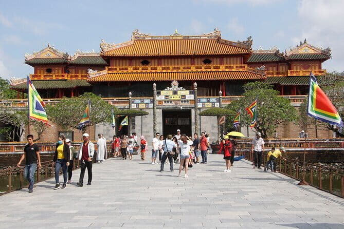 Hue Dragon Boat Tour: Perfume River, Royal Tombs, Hon Chen Temple - Khai Dinh Tomb: Where Vietnamese and Western Styles Collide