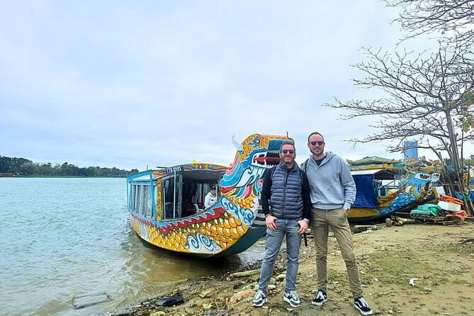 Hue Dragon Boat Tour: Perfume River, Royal Tombs, Hon Chen Temple - Getting Picked Up and Settled for a 7-Hour Flow