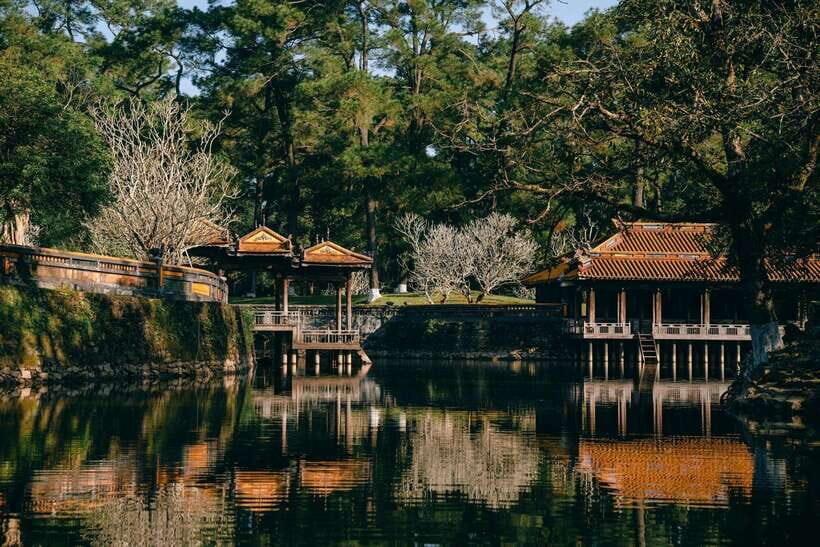 Hue :Exploring Royal City with Multi Options and Dragon Boat - Perfume River Dragon Boat and Thien Mu Pagoda: A Great “Start Here” Pair