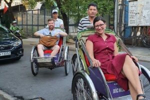 Hue Food Tour: Central Vietnam Culinary Heritage (Small Group) - Stop 1: 15 Lê Lợi and your first round of Hue street favorites