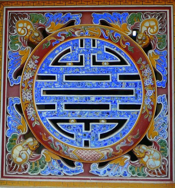 Hue Half-Day Tour with Boat Trip and Sightseeing - Dong Ba Market walk: how Hue shops and lives