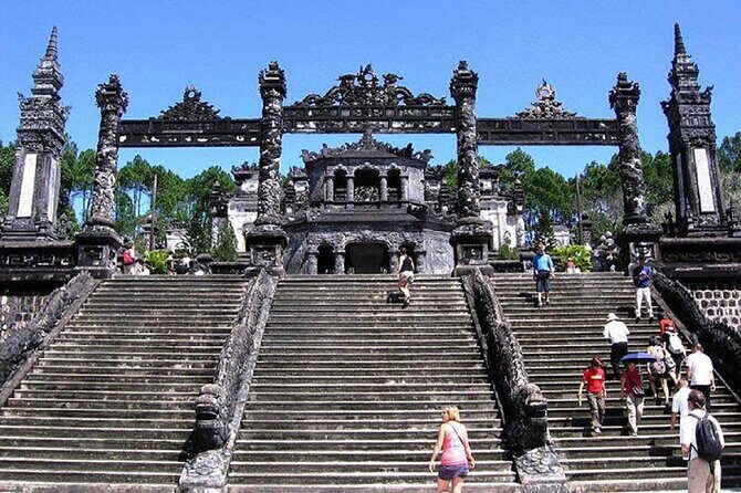 Hue Half Day Tour With Optional Dragon Boat on Perfume River - Thien Mu Pagoda: Where River Views Meet Vietnamese Spiritual Life