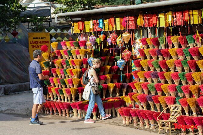 Hue Highlights Full-Day City Tour - Dong Ba Market: a quick, real-life slice of Hue (20 minutes)