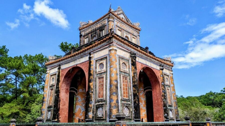 Hue Imperial City Sightseeing Full-Day Trip From Hue - Minh Mang and Khai Dinh: Two Tomb Styles, One Dynasty