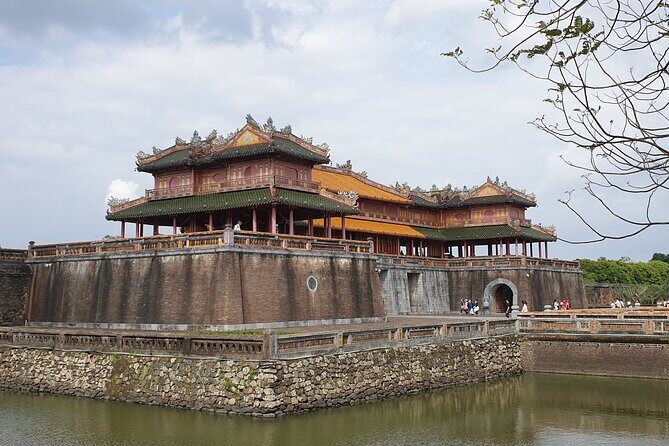 Hue Imperial City Walking Tour 2.5 Hours - Royal Family Temple and the court’s everyday meaning