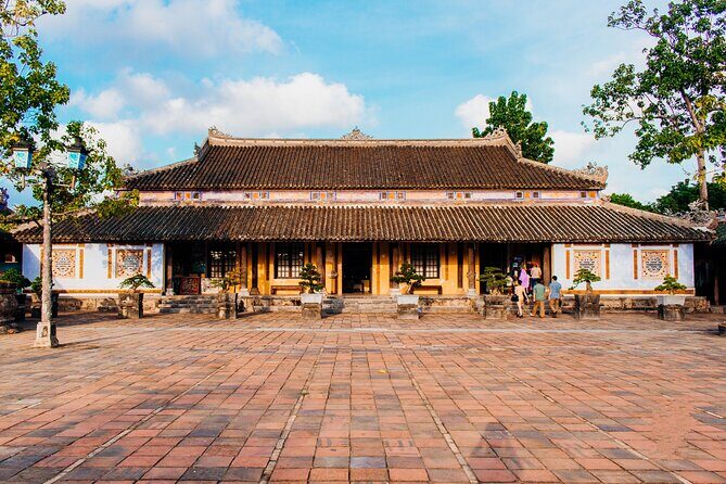 Hue Imperial City Walking Tour (Kids Half-Price) - Duyet Thi Duong Theater: Oldest Surviving Traditional Stage