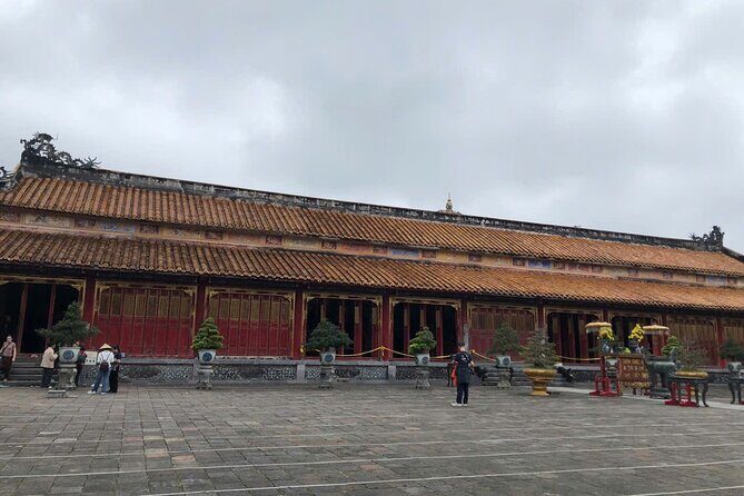 Hue Imperial City Walking Tour maximum 12 pax - Nine Dynastic Urns and Thế Miếu: state power plus worship