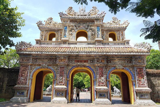 Hue Luxury Group Tour- Hue Daily Small Group Tour - Entering Hue with a smart, one-day game plan