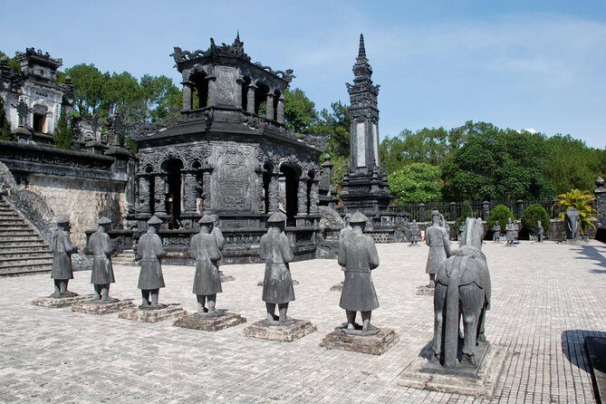 Hue Luxury Group Tour- Hue Daily Small Group Tour - Hue Imperial City and the Forbidden City zones