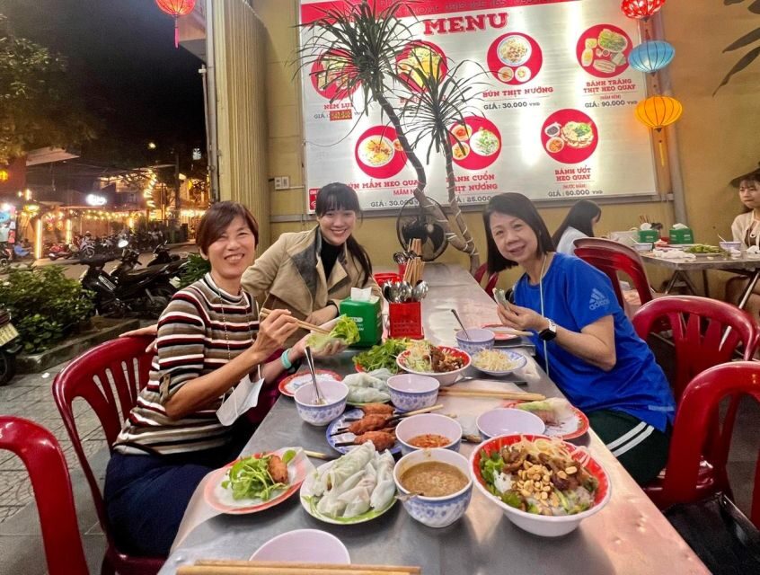 Hue: Night Street Food Tour by Cyclo with a Local Guide - Why Hue’s night street food works so well on a cyclo