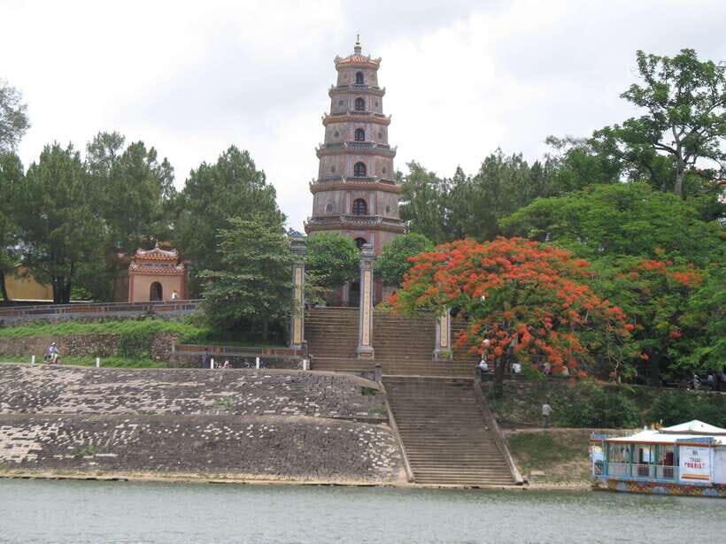 Hue: Perfume River Cruise with Thien Mu Pagoda & Tombs - Thien Mu Pagoda: Hue’s oldest pagoda and a waterside legend