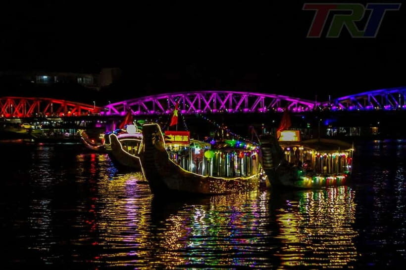 Hue: Perfume River Dinner Cruise with Traditional Show - Flower Lantern Release: The Romantic Moment on the Water