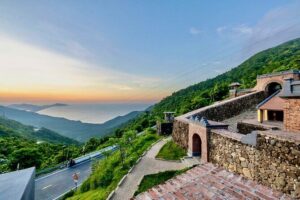 Hue: Private Car To Hoi An or Vice Versa with Many Options - Choosing Your Direction: Hue to Hoi An or Hoi An to Hue