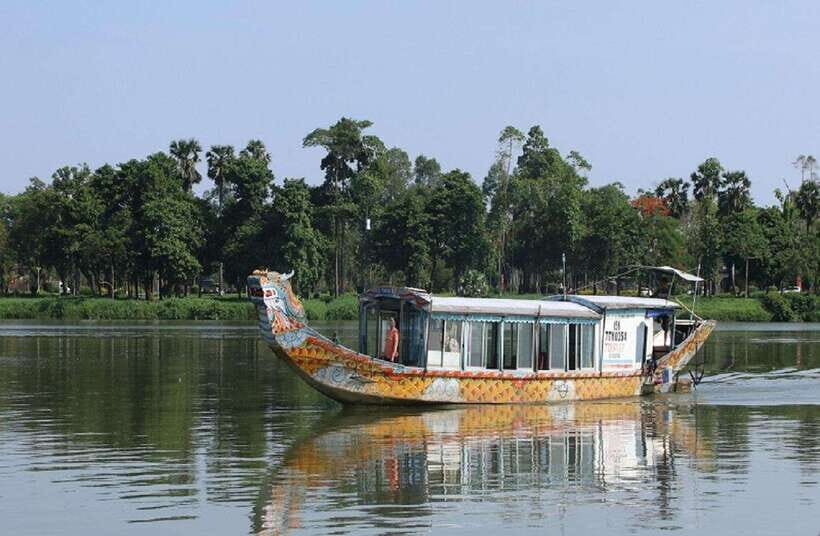 Hue: Private Dragon Boat, Pagoda, and Royal Tomb Tour - Perfume River dragon boat to Thien Mu: the start that makes the day
