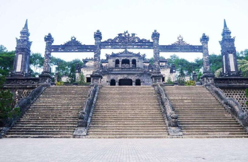 Hue: Private Dragon Boat, Pagoda, and Royal Tomb Tour - Khai Dinh Tomb: the Western and Eastern style mix you can actually see