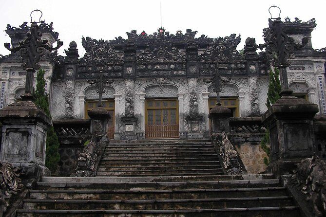 Hue Private Guided Tour: 5 Must-See Places - Hue Imperial City (Citadel): Where the Nguyen Dynasty Ruled