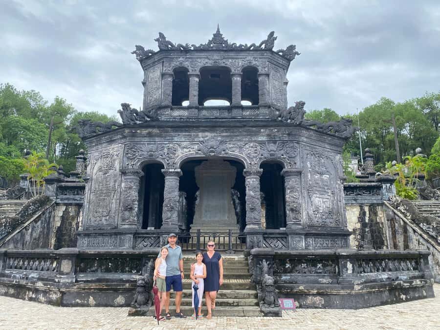 Hue: Private Guided Tour to Royal Tombs & Hue Imperial City - Lunch break: fuel for tomb-hopping