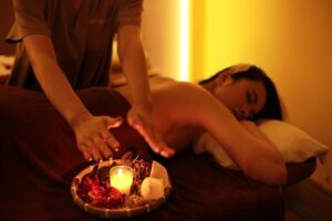 Hue Royal Relaxation Body Massage for 110 mins - Cam On Spa Royal Herb Touches: Foot Soak and Eye Pillow Comfort