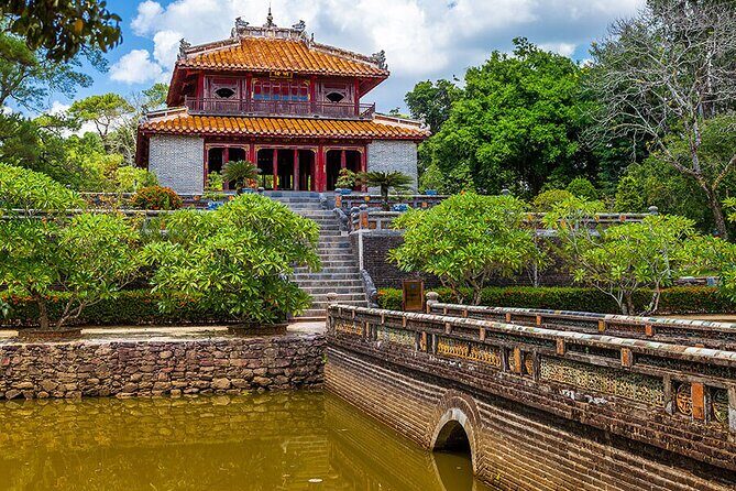 Hue Royal Tombs Tour: Visit Best Pagoda & King's Mausoleums - Stop 4: Thien Mu Pagoda for a calmer reset
