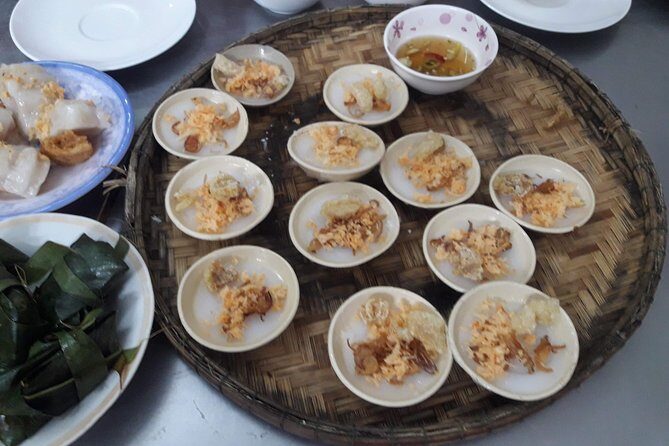Hue Specialty Food Tour-Eat local food like a local - English-Speaking Guide Anh and the Small-Group Advantage
