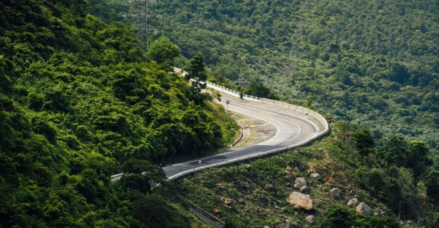 Hue to Hoi An by bus: Hai Van Pass, Lang Co, Marble mountain - Price and logistics: is $15 actually good value?