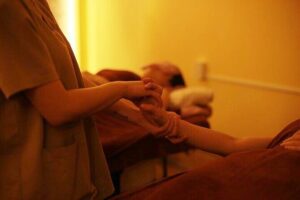Hue Traditional Massage For Healing, 45 mins - Choosing your option: back/neck/shoulder/head vs foot treatment