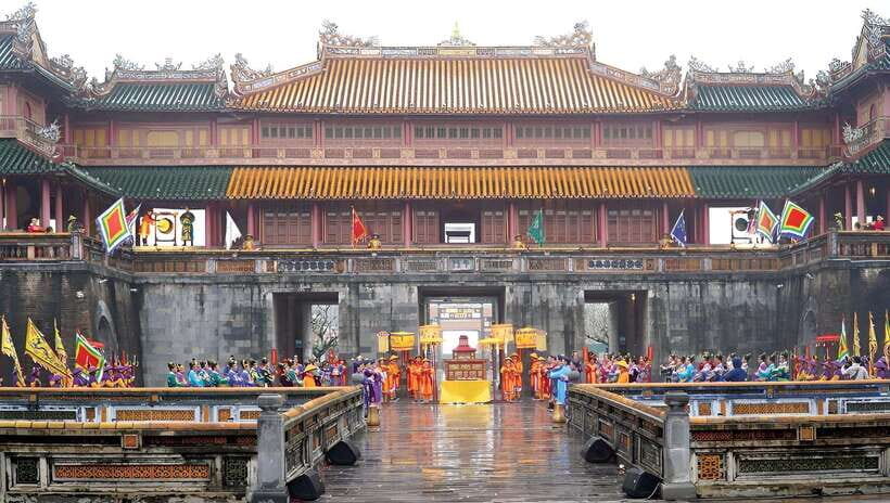 Official Hue: Dragon Boat, Imperial Citadel, & Market tour - Why the Perfume River dragon boat is the perfect opener