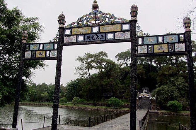 Shore Excursion: Full Day Hue City Tour from Chan May Port - Thien Mu Pagoda: ancient architecture and Buddhist meaning in an easy first stop